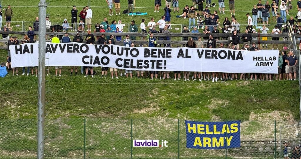 Omaggio Hellas Verona Celeste Pin