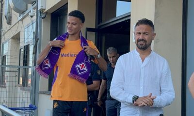 Amir Richardson con agente Tavano