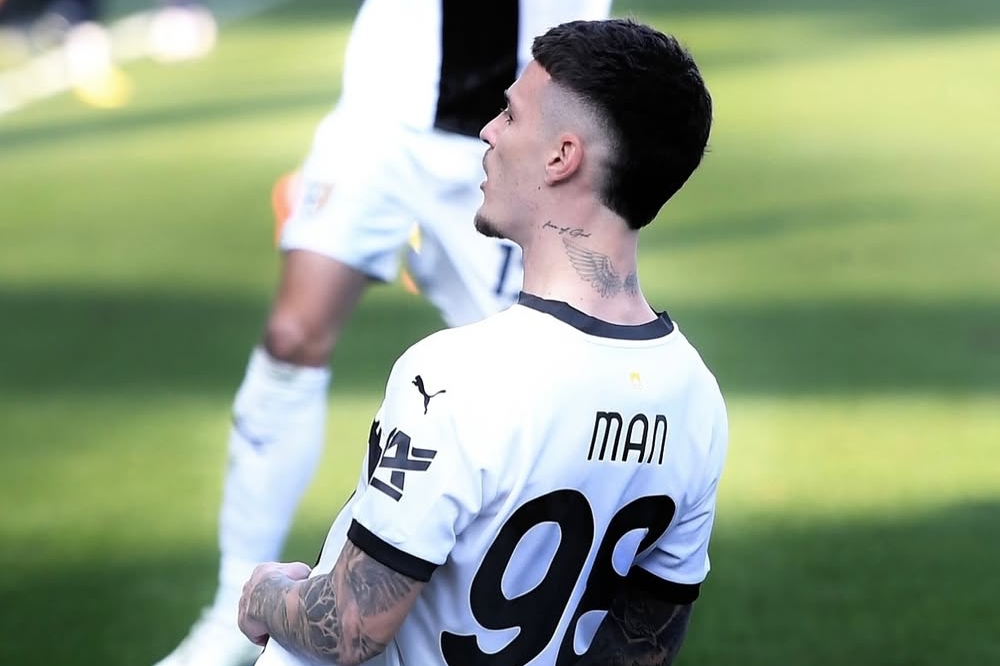 Dennis Man - Parma