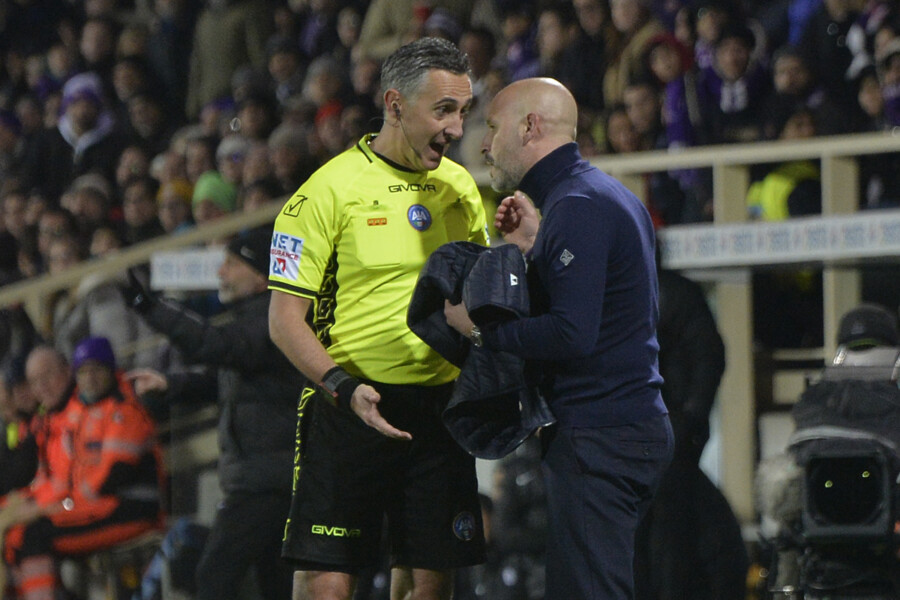 FIORENTINA - INTER  28-01-2024  VINCENZO ITALIANO  E ARBITRO AURELIASNO GALASSI SILVANO/SILPRESS