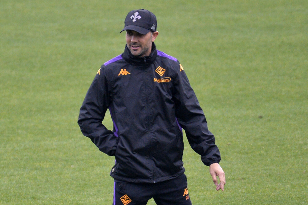 FIORENTINA -18-12-2024  RIFINITURA PER LA GARA CONTRO IL VITORIA GUIMARAES .RAFFAELE PALLADINO  GALASSI SLVANO/SILPRESS Raffaele Palladino - Fiorentina